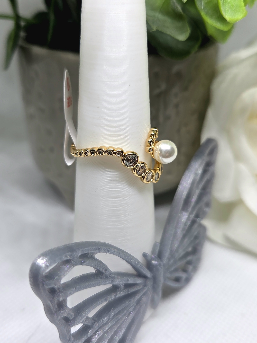 BP Ceramic Pearl & Crystal Spiral Ring  On Gold Plating - Picture 3 of 4